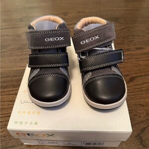 Geox Baby Walker Shoes in Black and Gray